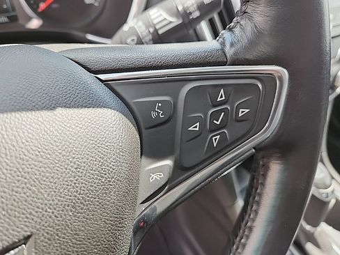 Used 2018 Chevrolet Equinox Premier AWD/4WD image 11