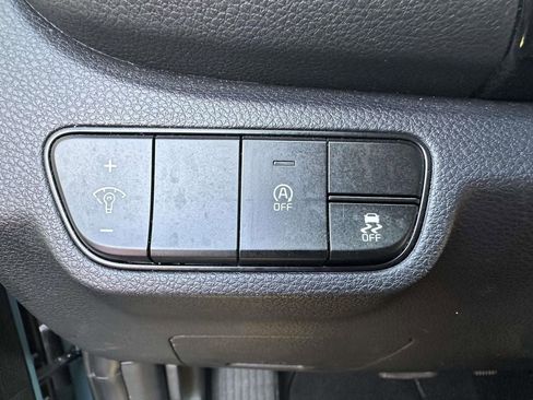 Certified 2025 Kia Seltos S AWD/4WD image 19