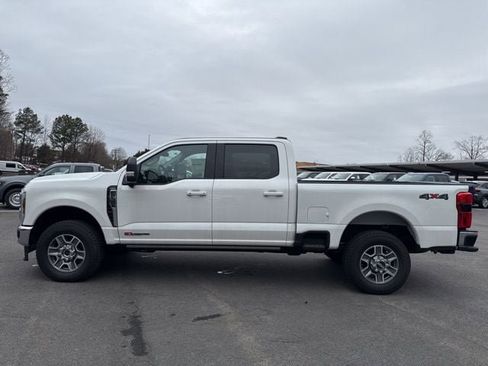 New 2025 Ford F250 Lariat w/ Lariat Ultimate Package AWD/4WD image 2
