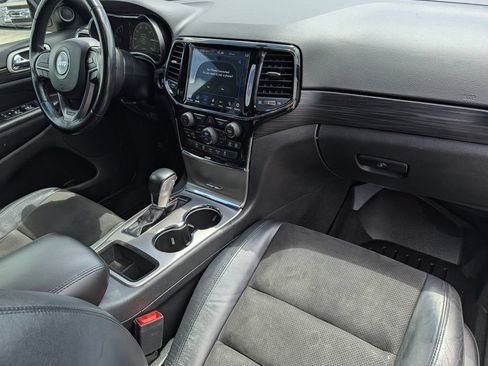 Used 2021 Jeep Grand Cherokee Laredo X RWD image 32