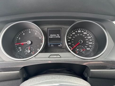 Used 2020 Volkswagen Tiguan SE FWD image 10