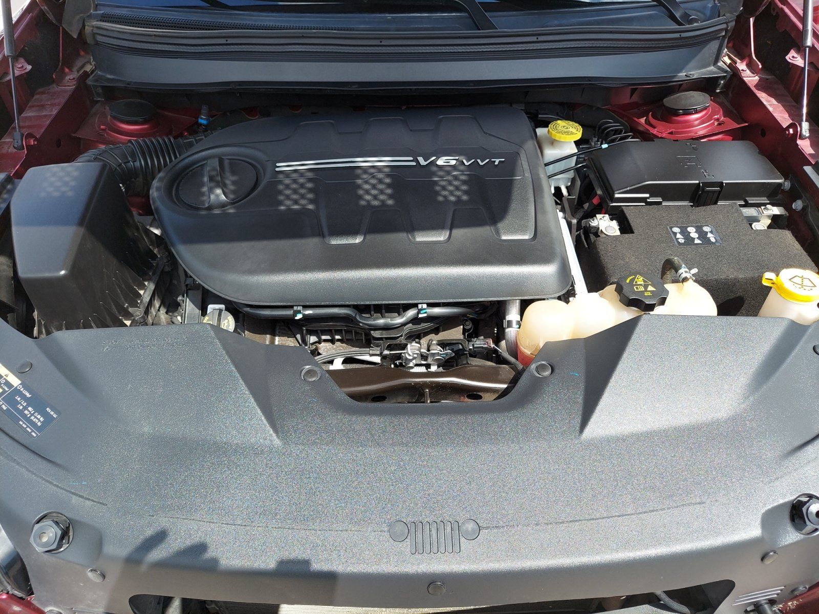 Used 2019 Jeep Cherokee Trailhawk AWD/4WD image 28