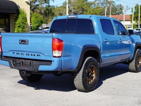 Used 2019 Toyota Tacoma TRD Off-Road image 11
