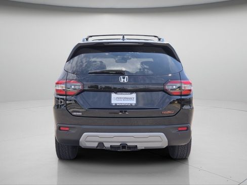 Used 2025 Honda Pilot TrailSport image 24