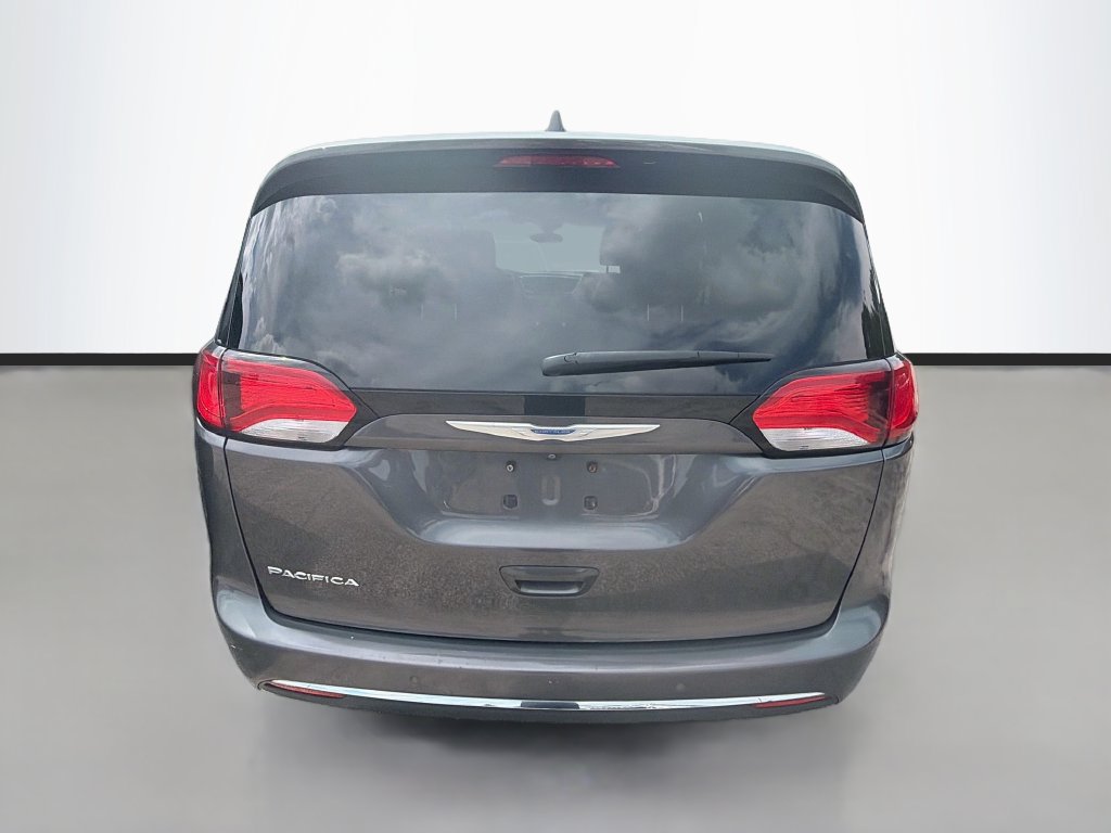 Used 2018 Chrysler Pacifica Touring-L FWD image 7