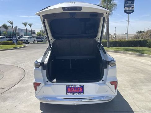 Used 2025 Buick Envista Avenir FWD image 25