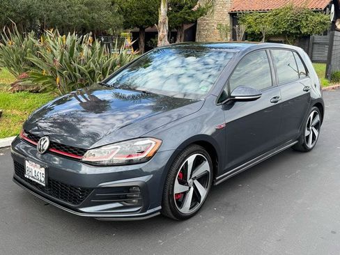 Used 2018 Volkswagen GTI SE image 1