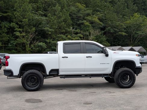 Used 2025 Chevrolet Silverado 2500 Custom w/ Custom Value Package AWD/4WD image 10