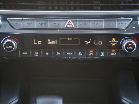 Used 2022 Kia Telluride LX AWD/4WD image 12