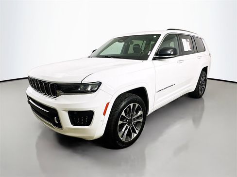 Used 2021 Jeep Grand Cherokee L Overland w/ Luxury Tech Group IV image 3