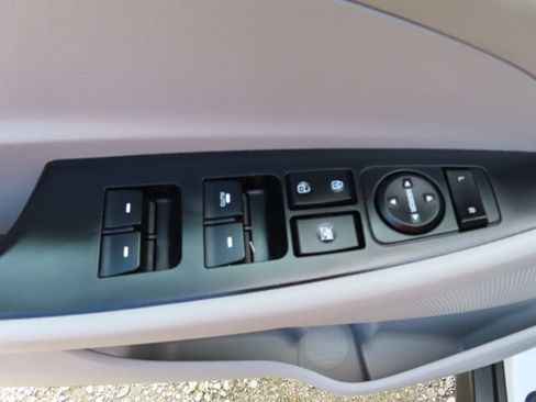 Used 2019 Hyundai Tucson Value FWD image 29
