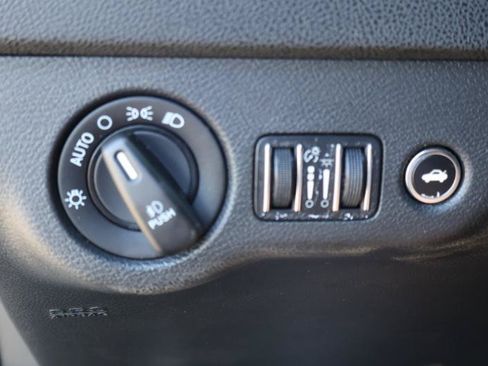 Used 2013 Dodge Charger R/T RWD image 12