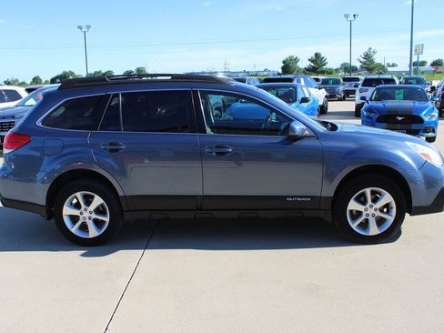 Used 2014 Subaru Outback 2.5i Limited AWD/4WD image 4