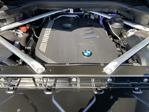 Certified 2025 BMW X7 xDrive40i w/ M Sport Package AWD/4WD image 36