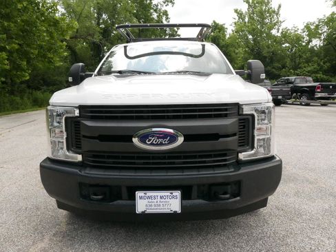Used 2019 Ford F250 XL w/ Power Equipment Group RWD image 2