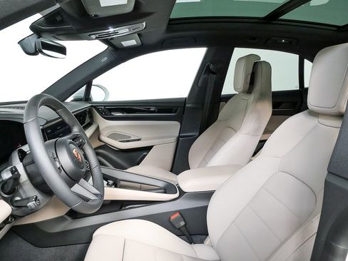 New 2026 Porsche Macan Electric image 5