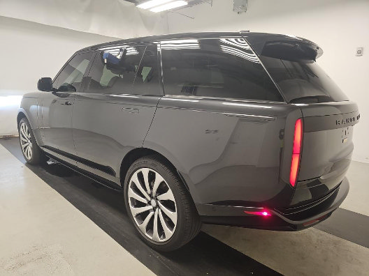 Used 2025 Land Rover Range Rover Long Wheelbase Autobiography AWD/4WD image 4