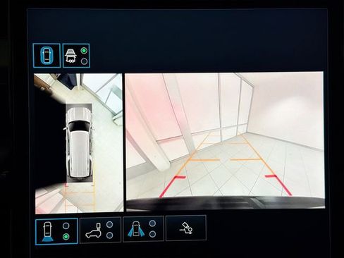 Used 2025 GMC Yukon XL Denali image 14