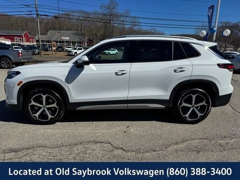 Used 2025 Volkswagen Tiguan SE AWD/4WD image 8