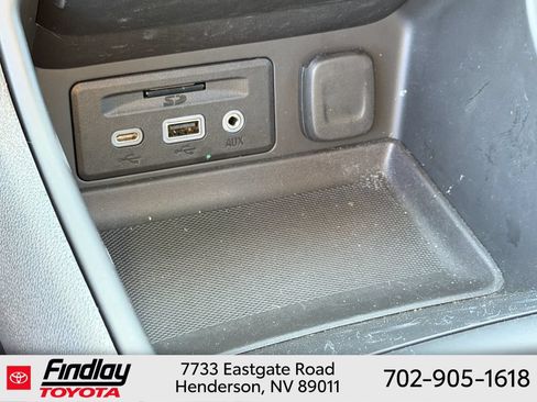 Used 2024 GMC Terrain SLE w/ Driver Convenience Package FWD image 29