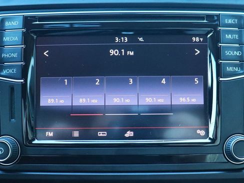 Used 2017 Volkswagen Jetta SE image 45