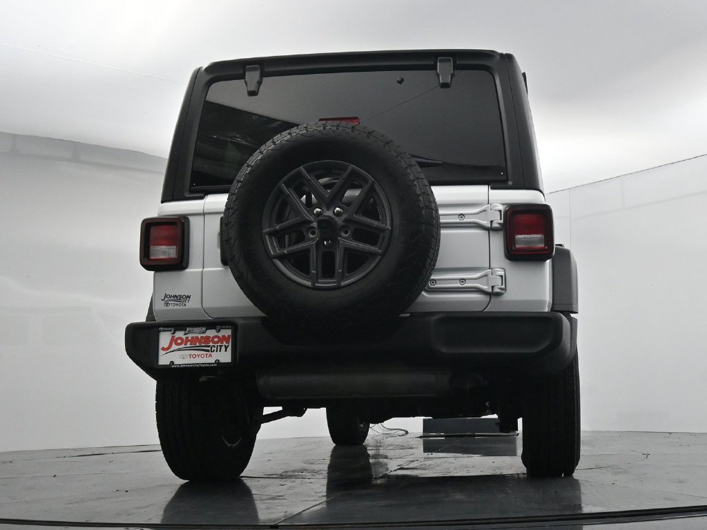 Used 2024 Jeep Wrangler Unlimited Sport AWD/4WD image 36