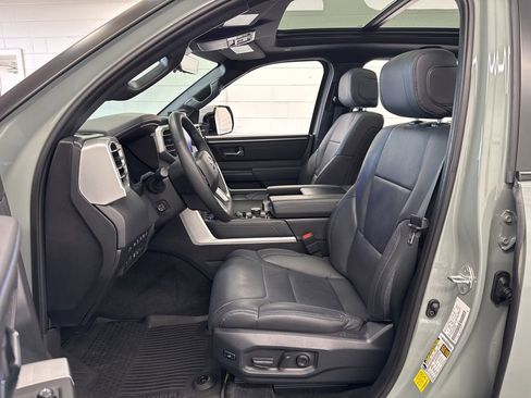 Used 2025 Toyota Tundra Platinum AWD/4WD image 15