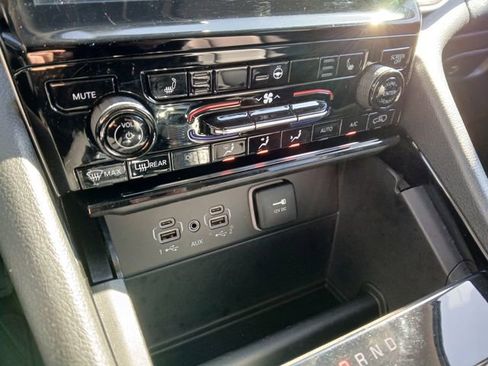 Used 2023 Jeep Grand Cherokee L Limited w/ Trailer Tow Group (B) image 28