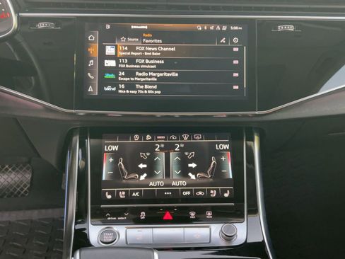 Used 2022 Audi Q8 Prestige w/ Prestige Package image 27