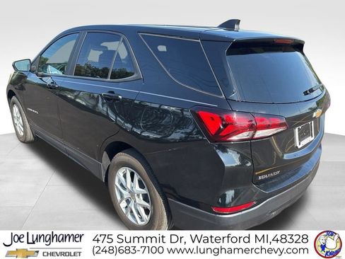 Used 2023 Chevrolet Equinox LS w/ LS Convenience Package FWD image 5