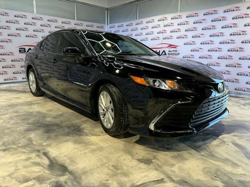 Used 2023 Toyota Camry LE image 5