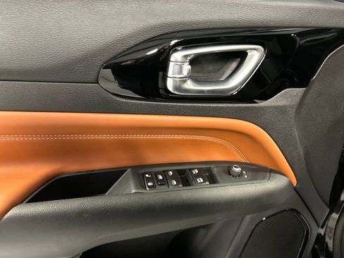 Used 2024 Jeep Compass Limited image 14