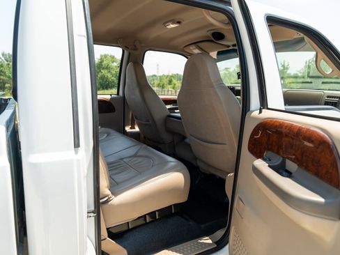 Used 2000 Ford F350 Lariat image 39