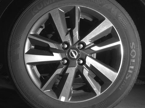 Used 2025 Nissan Versa SV FWD image 14