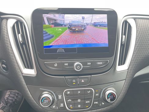 Used 2023 Chevrolet Malibu LT image 19