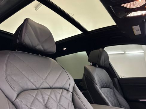 Used 2025 BMW X7 xDrive40i w/ M Sport Package image 25