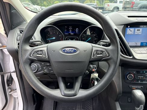 Used 2017 Ford Escape SE w/ Equipment Group 201A AWD/4WD image 18