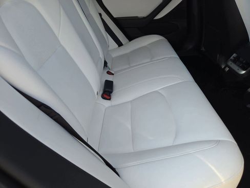 Used 2019 Tesla Model 3 Long Range image 18