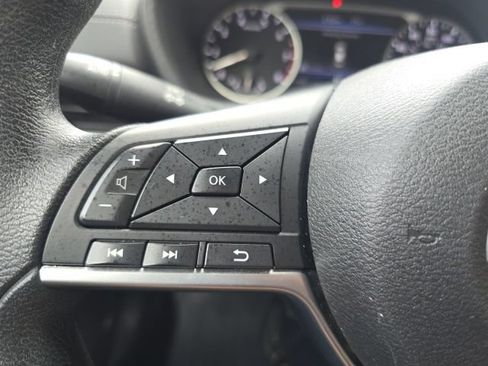Used 2025 Nissan Sentra SV FWD image 24