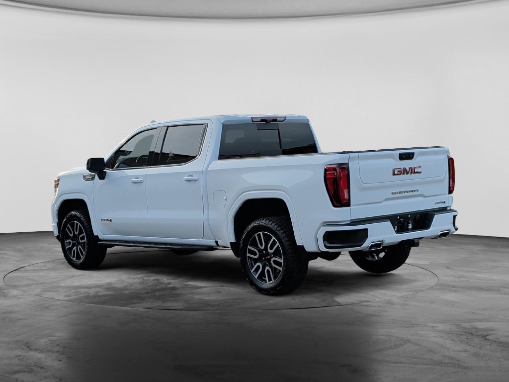 Used 2024 GMC Sierra 1500 AT4 w/ Technology Package AWD/4WD image 5