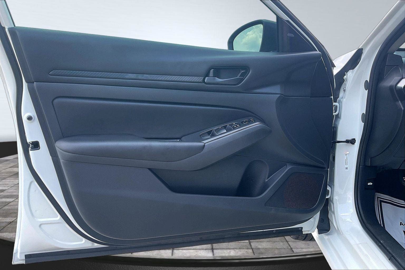 Certified 2025 Nissan Altima 2.5 S FWD image 23
