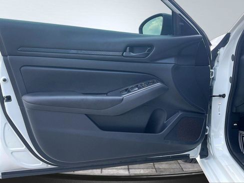 Certified 2025 Nissan Altima 2.5 S FWD image 23