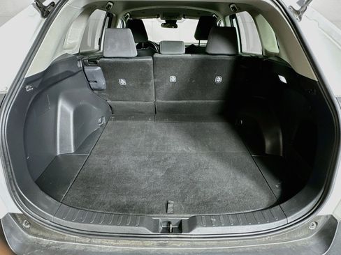 Used 2025 Toyota RAV4 XLE FWD image 27