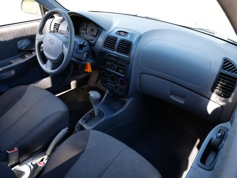 Used 2005 Hyundai Accent GLS image 16