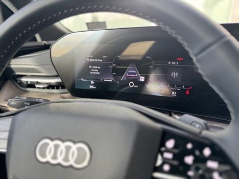 New 2025 Audi Q5 Premium image 12