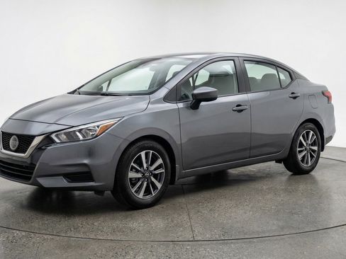 Used 2025 Nissan Versa SV image 3