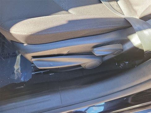 Used 2017 Jeep Renegade Latitude image 12