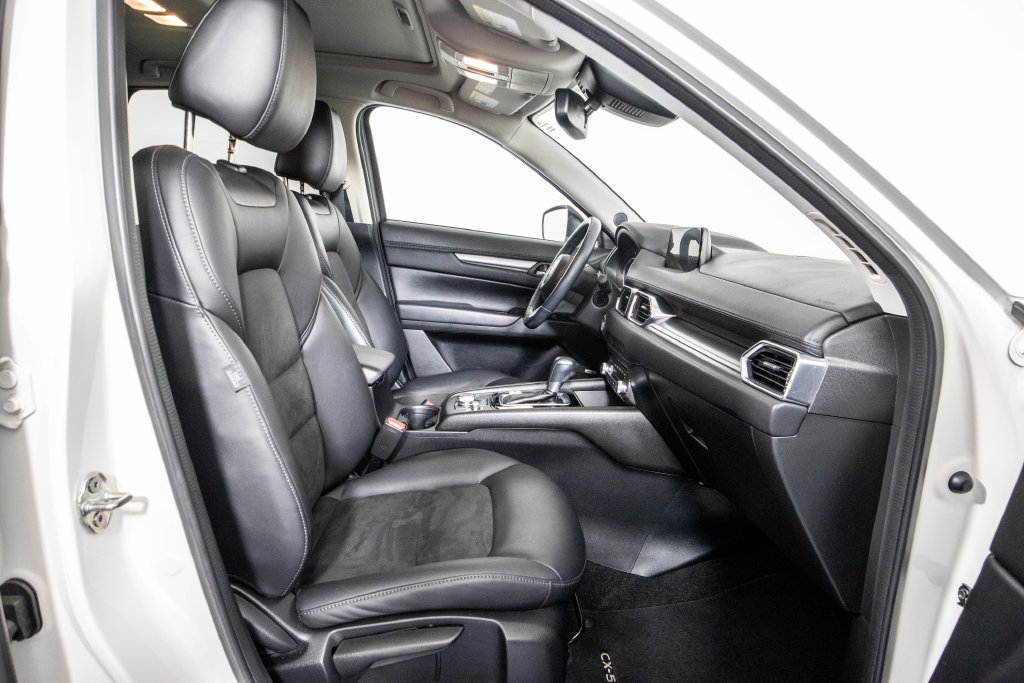 Used 2020 MAZDA CX-5 Touring FWD image 11