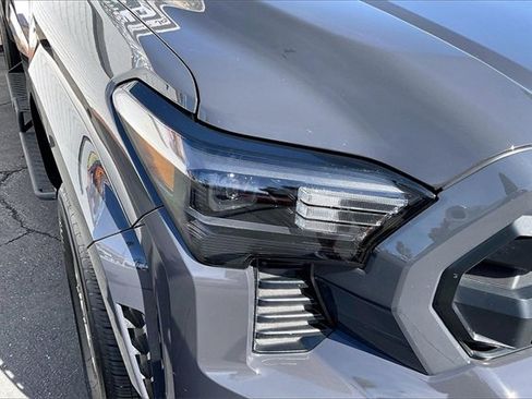 Used 2025 Toyota Tacoma SR5 image 27