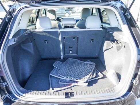 Used 2023 Volkswagen Taos SE image 32